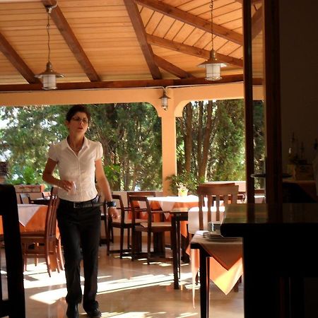 Novalja Guesthouse Economy Rooms Bagian luar foto