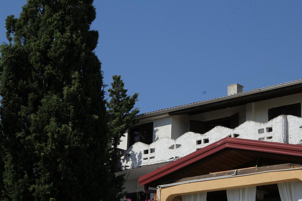Novalja Guesthouse Economy Rooms Bagian luar foto