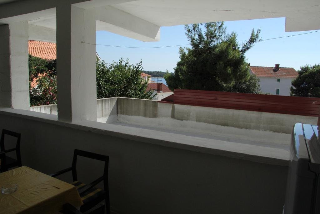 Novalja Guesthouse Economy Rooms Bagian luar foto
