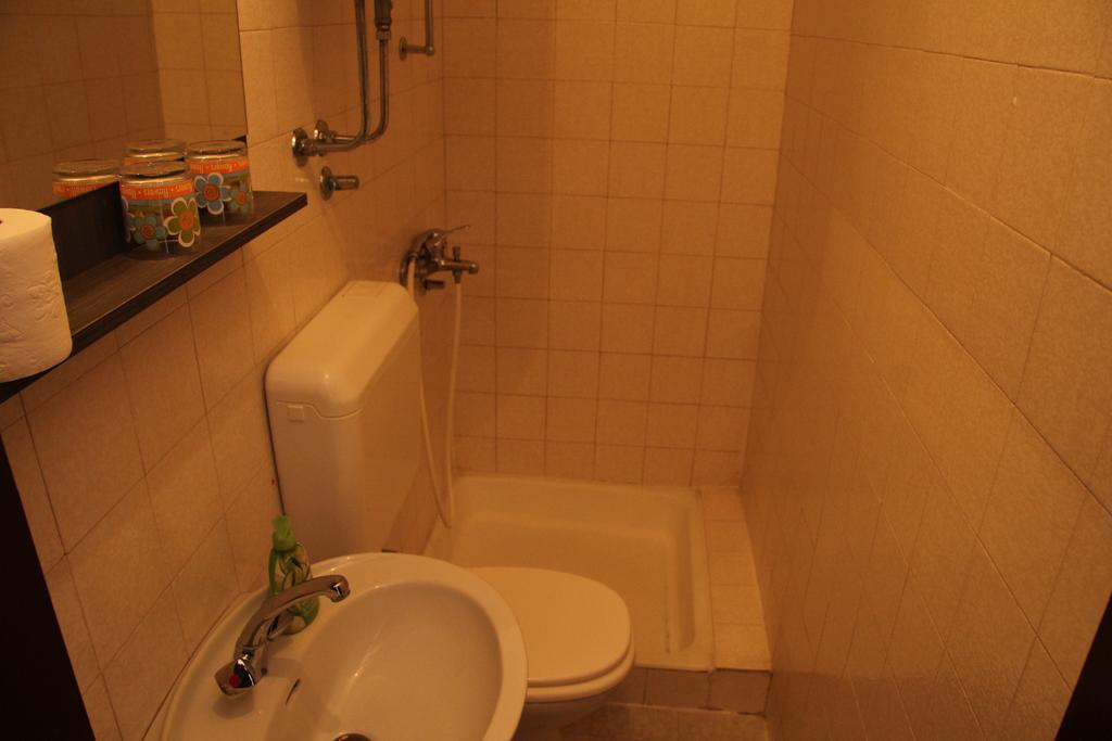 Novalja Guesthouse Economy Rooms Bagian luar foto
