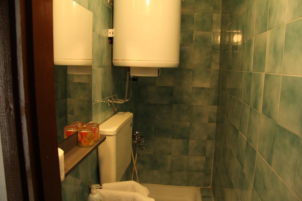Novalja Guesthouse Economy Rooms Bagian luar foto