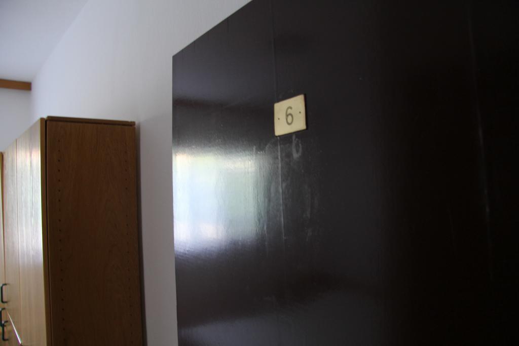 Novalja Guesthouse Economy Rooms Bagian luar foto