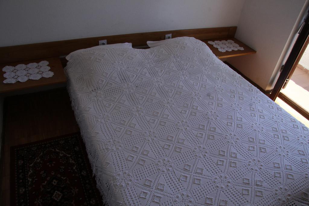 Novalja Guesthouse Economy Rooms Bagian luar foto